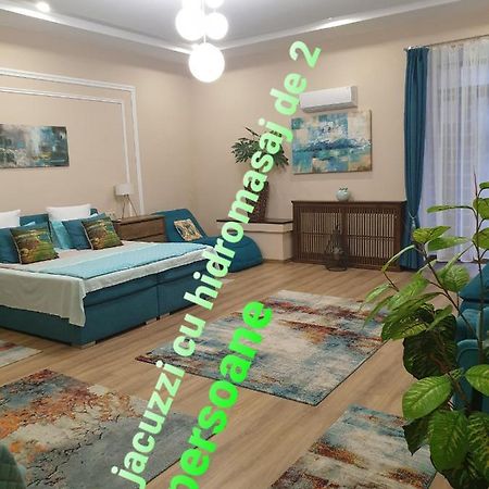 Imperial Rooms - Ultracentral - Jacuzzi Cu Hidromasaj Орадя Екстер'єр фото