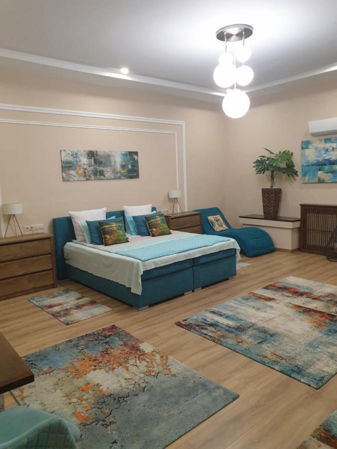 Imperial Rooms - Ultracentral - Jacuzzi Cu Hidromasaj Орадя Екстер'єр фото