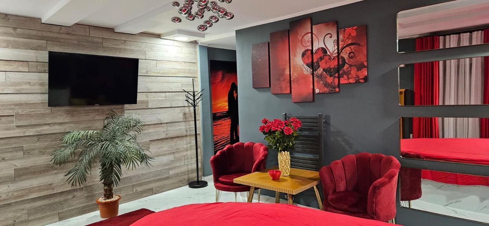 Imperial Rooms - Ultracentral - Jacuzzi Cu Hidromasaj Орадя Екстер'єр фото