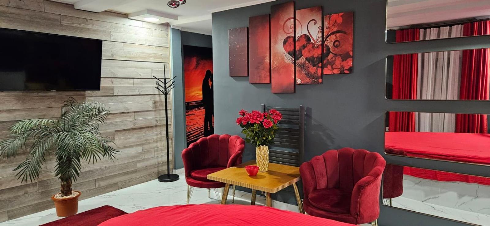 Imperial Rooms - Ultracentral - Jacuzzi Cu Hidromasaj Орадя Екстер'єр фото