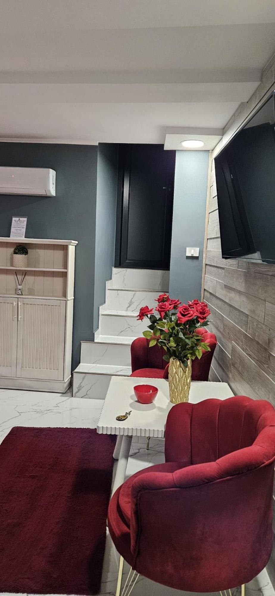 Imperial Rooms - Ultracentral - Jacuzzi Cu Hidromasaj Орадя Екстер'єр фото