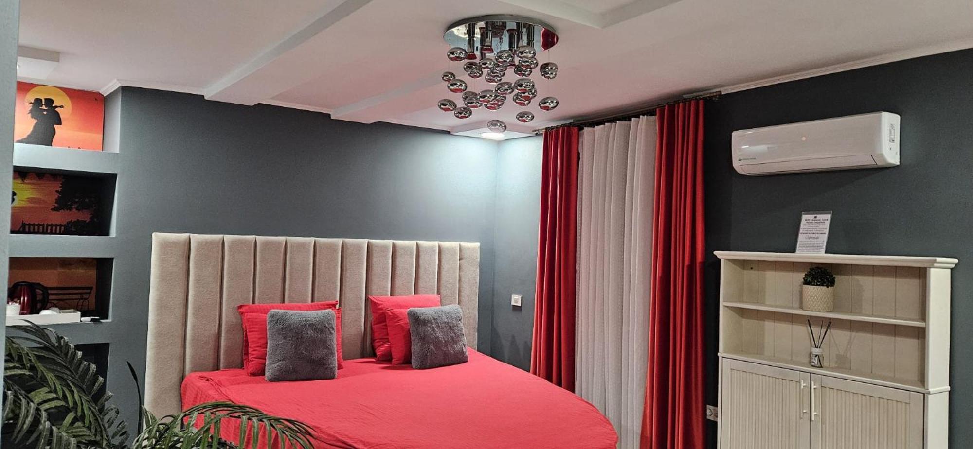 Imperial Rooms - Ultracentral - Jacuzzi Cu Hidromasaj Орадя Екстер'єр фото