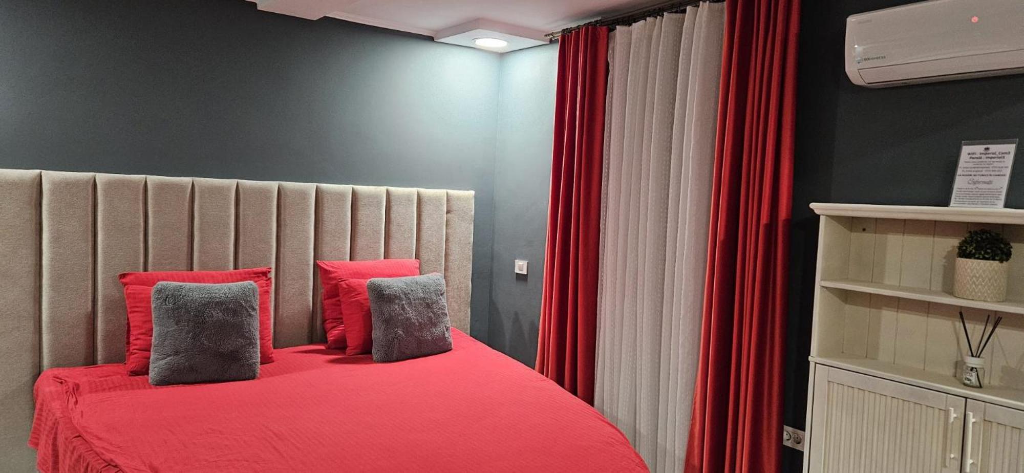 Imperial Rooms - Ultracentral - Jacuzzi Cu Hidromasaj Орадя Екстер'єр фото
