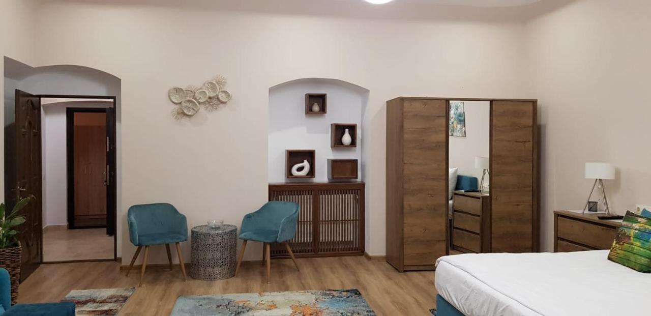 Imperial Rooms - Ultracentral - Jacuzzi Cu Hidromasaj Орадя Екстер'єр фото